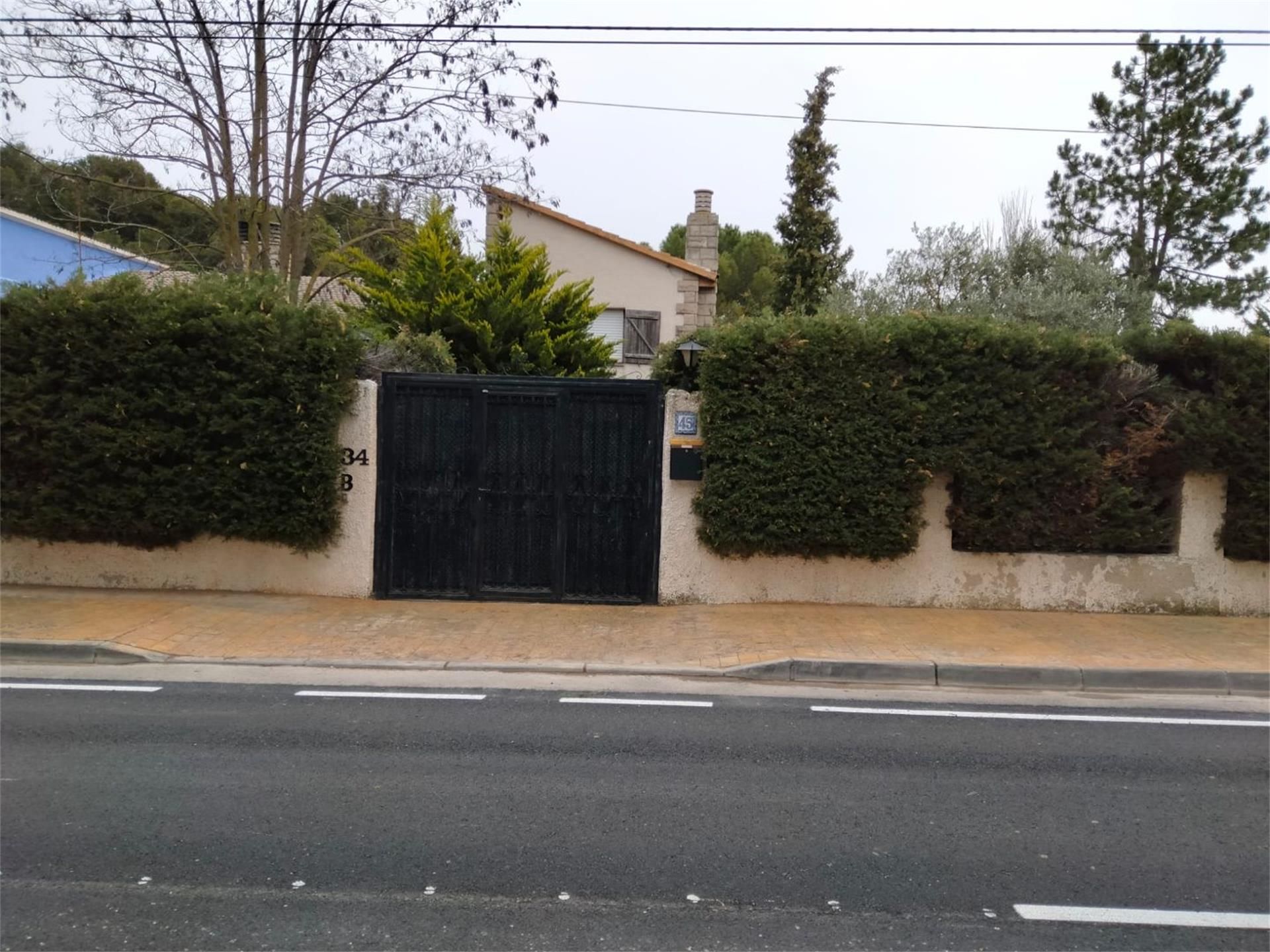 Vista exterior de Casa o xalet en venda en La Muela amb Terrassa i Balcó