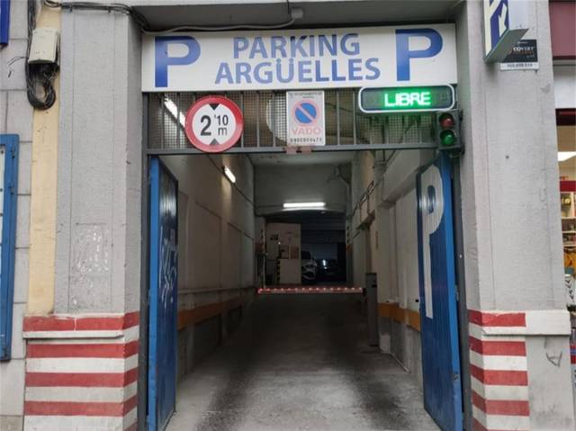 Garaje en Alquiler en Calle de Romero Robledo en Argüelles