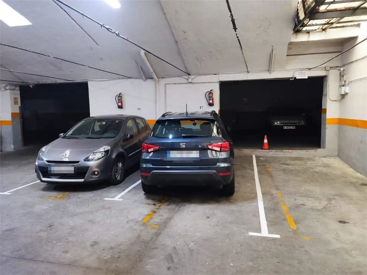 Garage for rent in Calle de Romero Robledo, Argüelles Parking of Garage for rent in Madrid