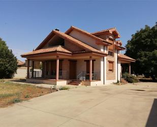 Exterior view of House or chalet for sale in Villasabariego  with Terrace and Balcony