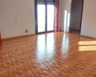 Living room of Flat for sale in Cambil  with Balcony