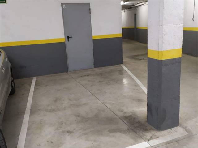 Garaje en Alquiler en Carrer de les Roses en Roses - Castellbell