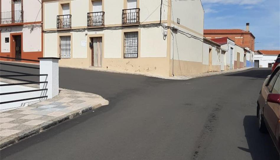 Casa adosada en venda a Plaza de la Constitución, Almadenejos, Ciudad Real - imatge 1 Foto 1 de Casa adosada en venda a Plaza de la Constitución, Almadenejos, Ciudad Real