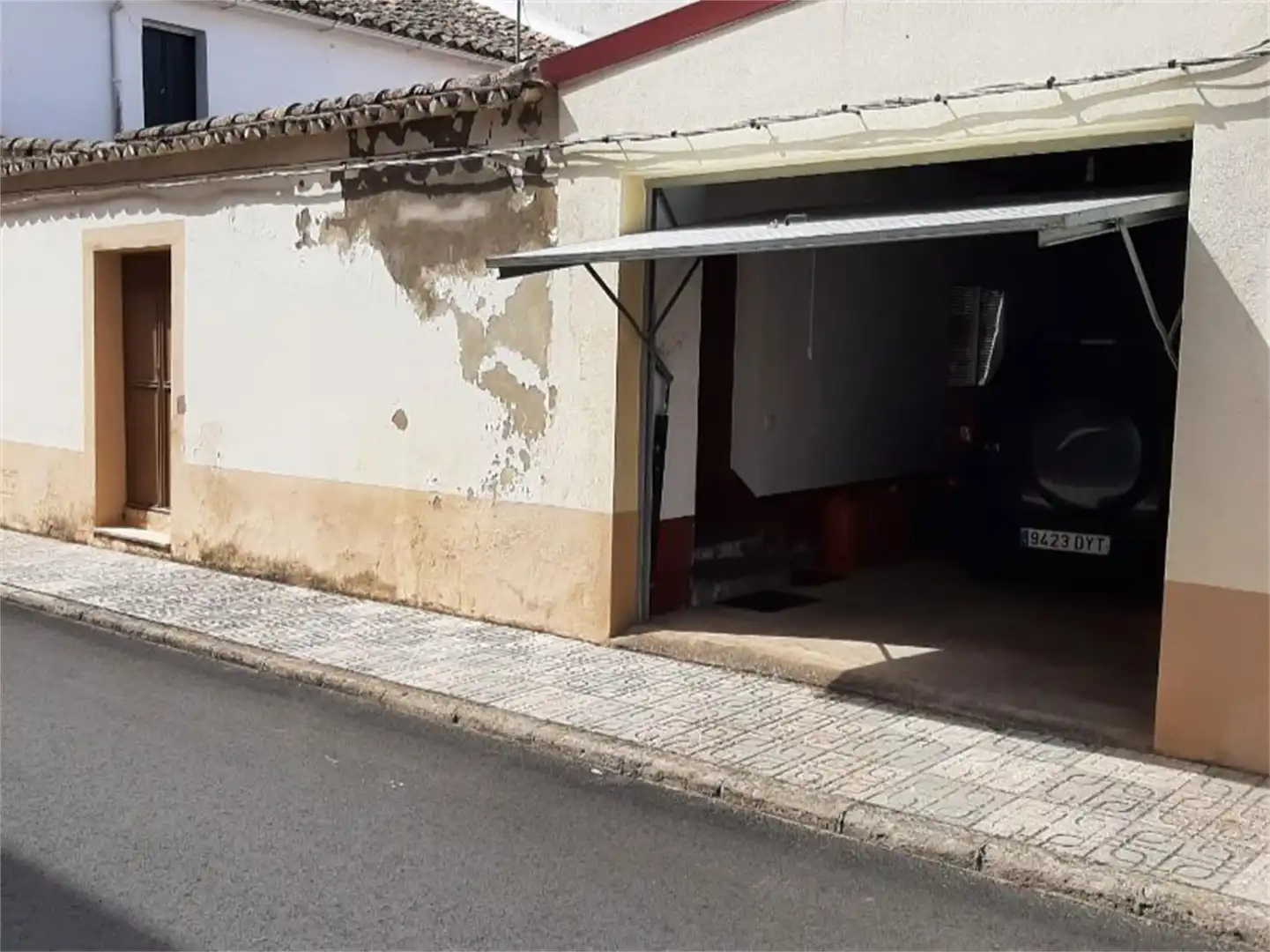 Vista exterior de Casa adosada en venda en Almadenejos amb Aire condicionat