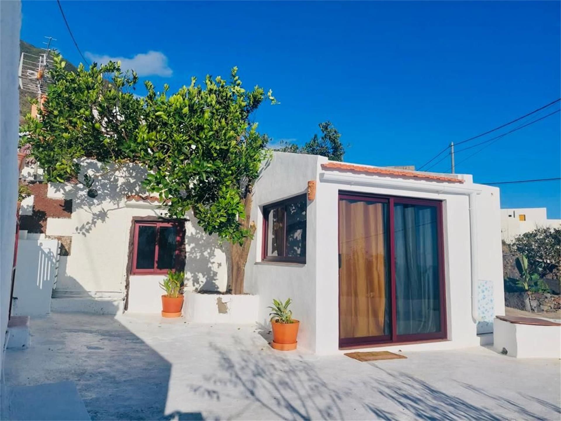 Vista exterior de Casa o xalet en venda en Frontera amb Jardí privat, Terrassa i Traster