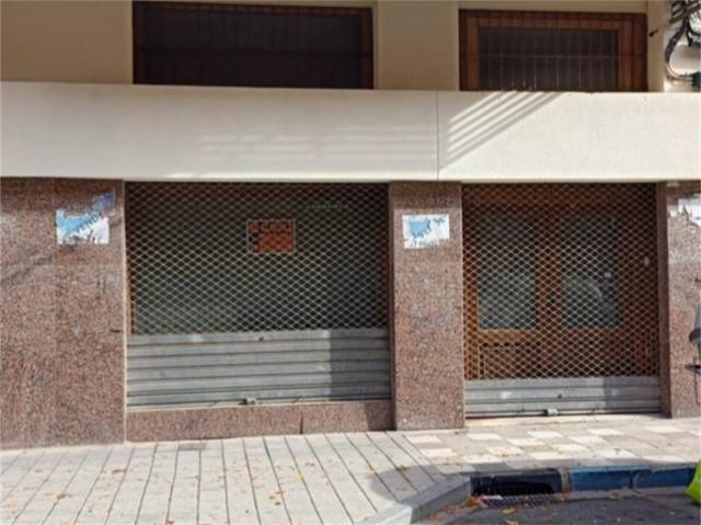 Local comercial en Venta en Calle Periodista del Campo Aguilar en Carretas - Pajarita