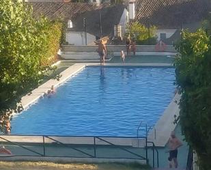 Piscina de Casa adosada en venda en Higuera de la Sierra amb Aire condicionat, Terrassa i Balcó