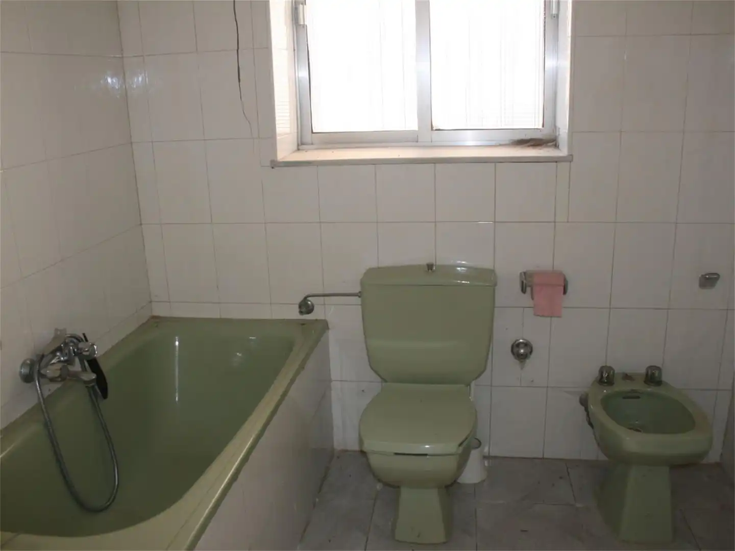 Finca rústica en venta en Plaza Pedro Aponte, Gajates Baño de Finca rústica en venta en Gajates con Jardín privado y Amueblado