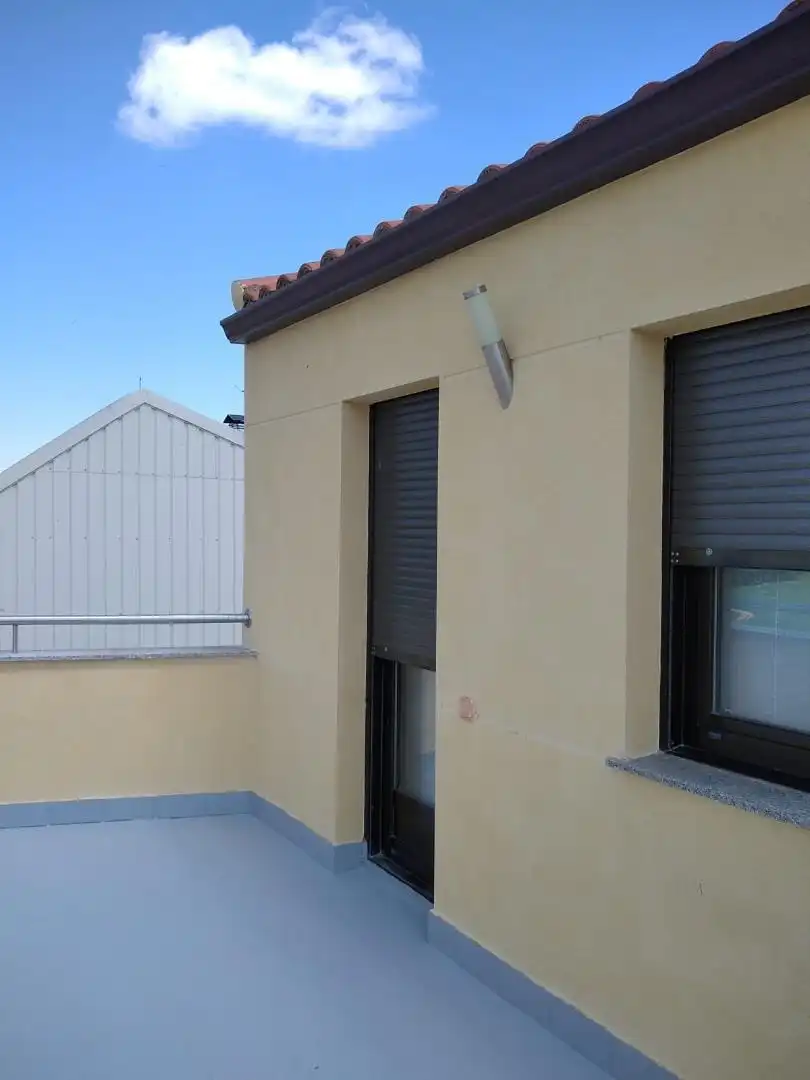 Ático en venta en Calle de la Iglesia, 51, Villares de la Reina Vista exterior de Ático en venta en Villares de la Reina con Calefacción, Terraza y Amueblado