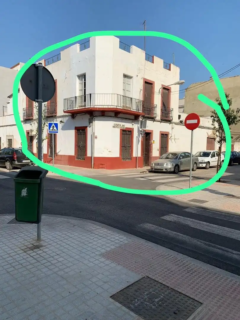 Casa adosada en venda a Calle Ginede de Sepúlveda, Huerta de la Reina - Trassierra Vista exterior de Casa adosada en venda en Córdoba amb Jardí privat