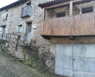 Vista exterior de Casa adosada en venda en Figueruela de Arriba amb Balcó