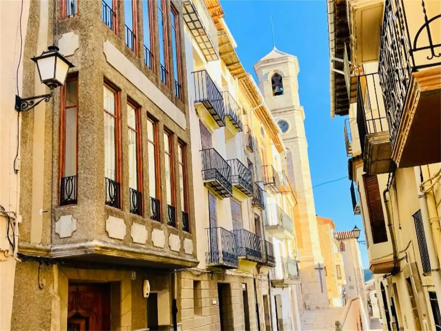 Vista exterior de Casa adosada en venda en Villafranca del Cid / Vilafranca amb Terrassa i Balcó