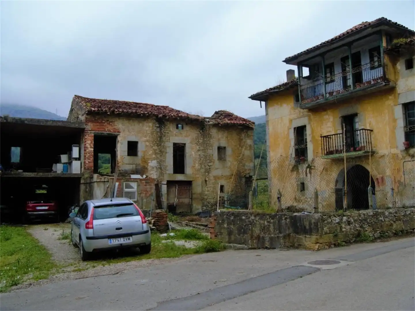 Detached homes for sale in Barrio Caburrao, Voto Exterior view of Detached homes for sale in Voto