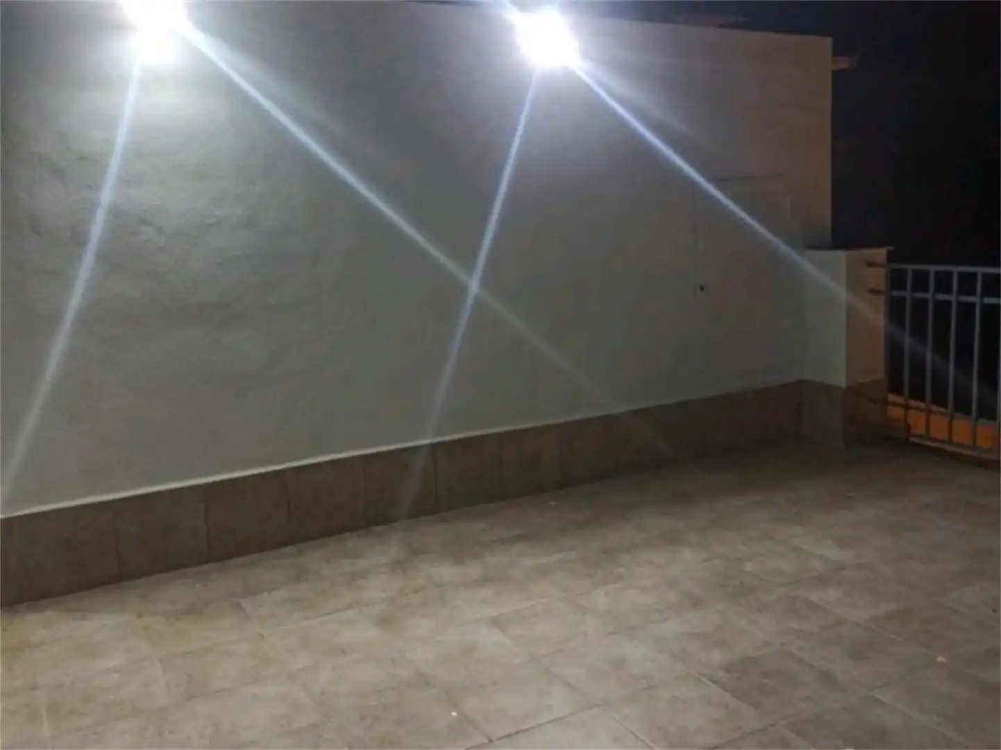 Casa adosada en venta en Calle Virgen de Fátima, La Roda de Andalucía Casa adosada en venta en La Roda de Andalucía con Calefacción, Terraza y Amueblado