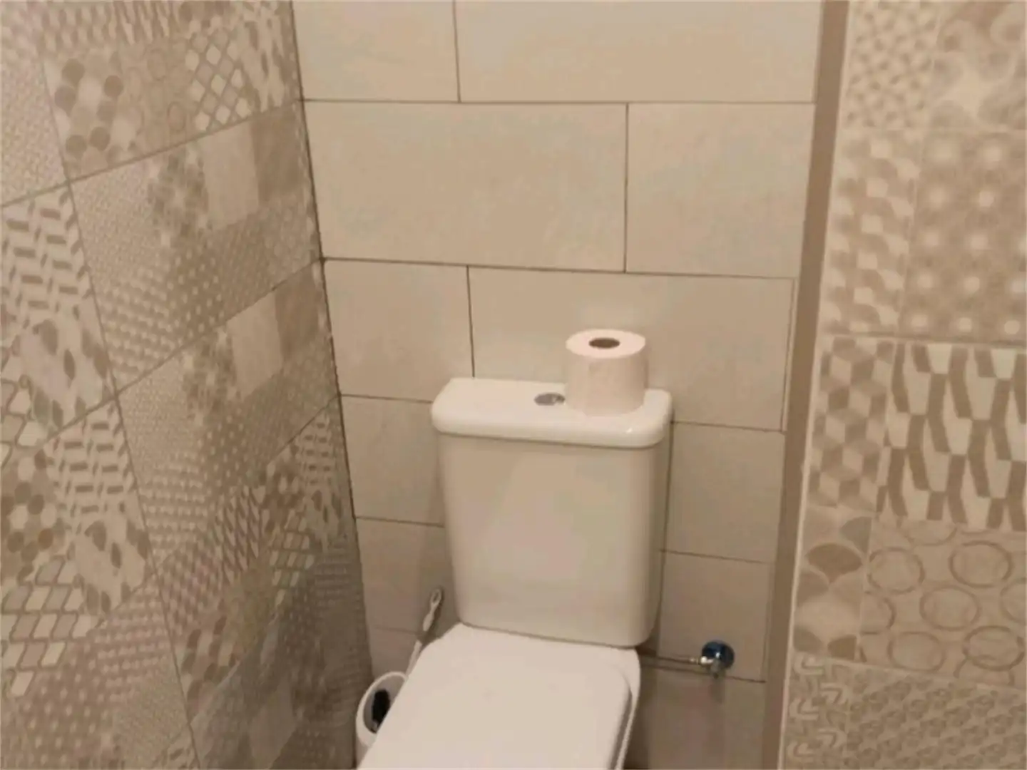 Casa adosada en venta en Calle Virgen de Fátima, La Roda de Andalucía Baño de Casa adosada en venta en La Roda de Andalucía con Calefacción, Terraza y Amueblado
