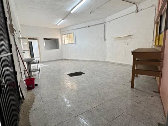 Nave industrial en Alquiler en Calle de la Cuesta del Cabañil, 9 en Avda Pescia - Ctra de Frigiliana