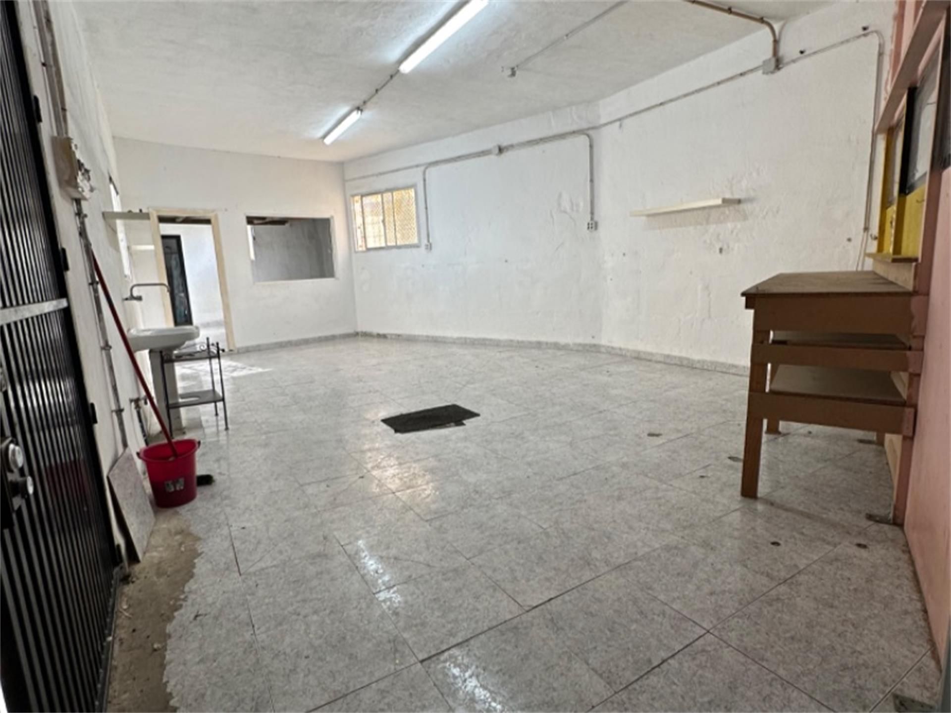 Nave industrial de alquiler en Nerja