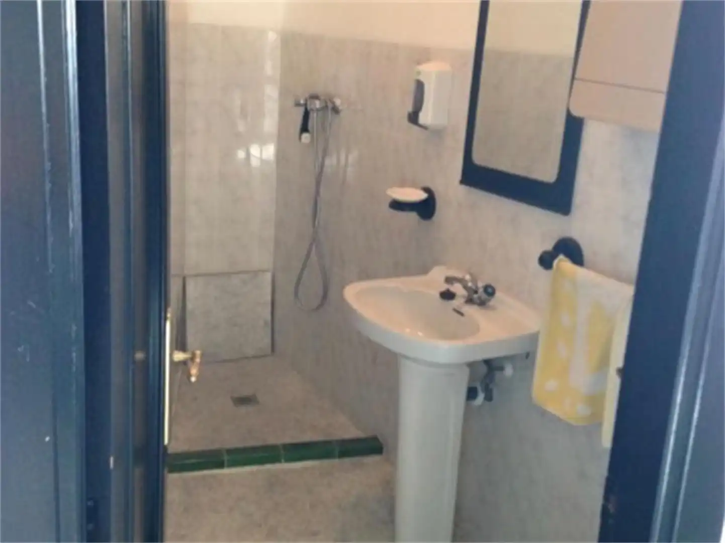 Baño de Nave industrial de alquiler en Nerja