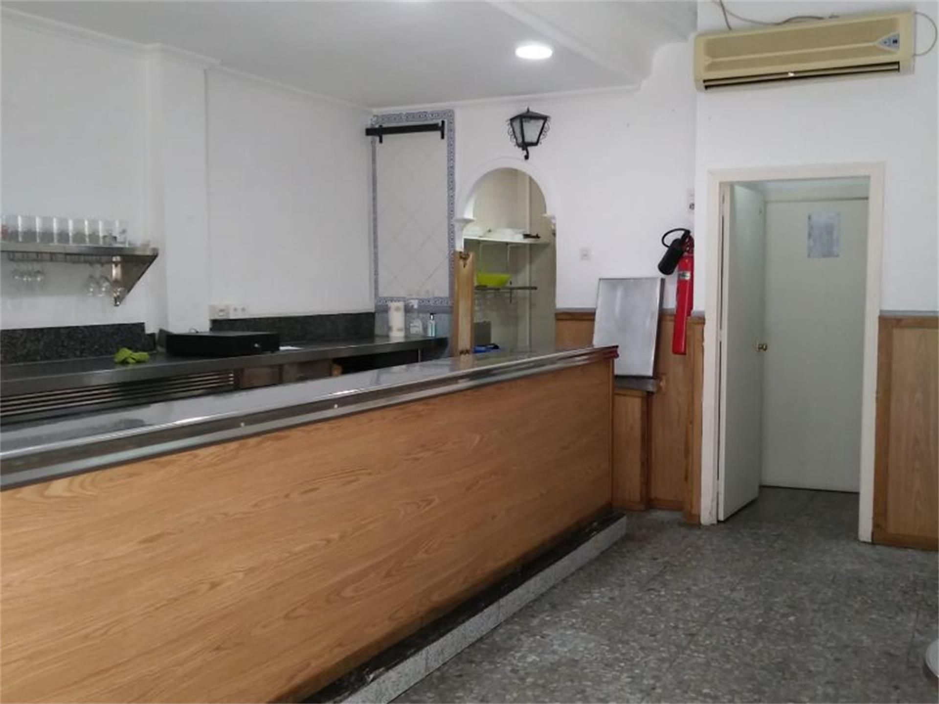 Cuina de Local de lloguer en  Sevilla Capital amb Aire condicionat, Calefacció i Moblat