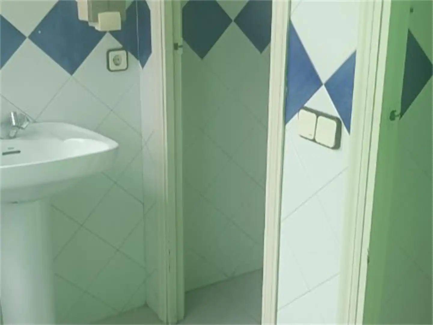 Büro zur Miete in Avenida del Padre García Tejero, Heliópolis Badezimmer von Büro zur Miete in Sevilla