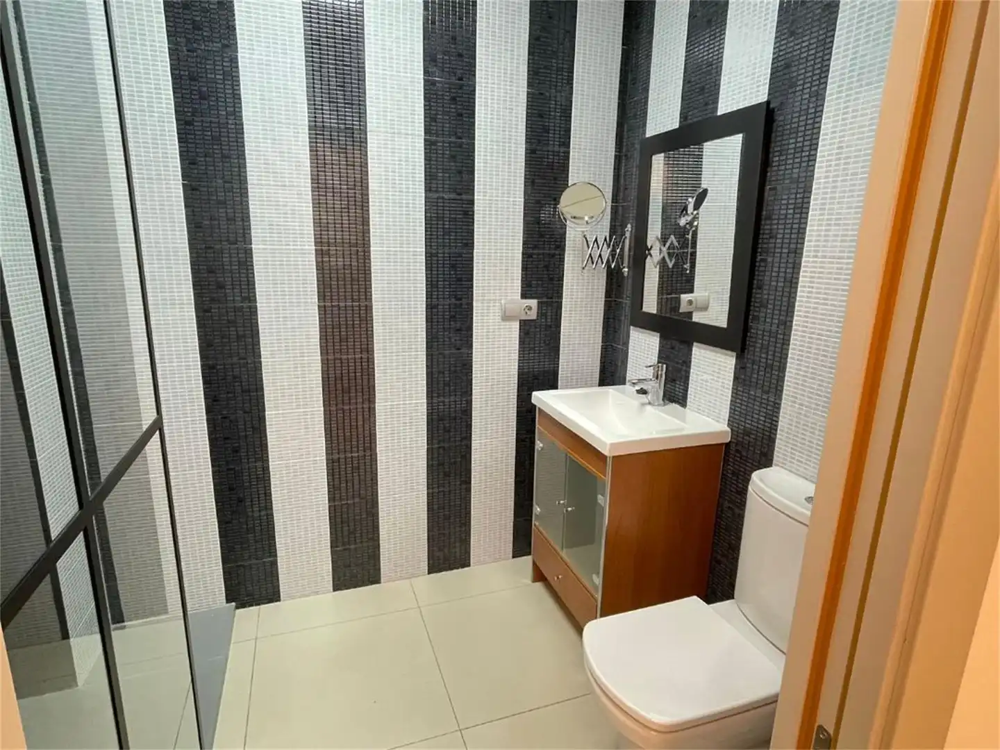 Flat for rent in Avenida Ciudad de Linares, Úbeda Bathroom of Flat for rent in Úbeda with Air Conditioner, Heating and Furnished