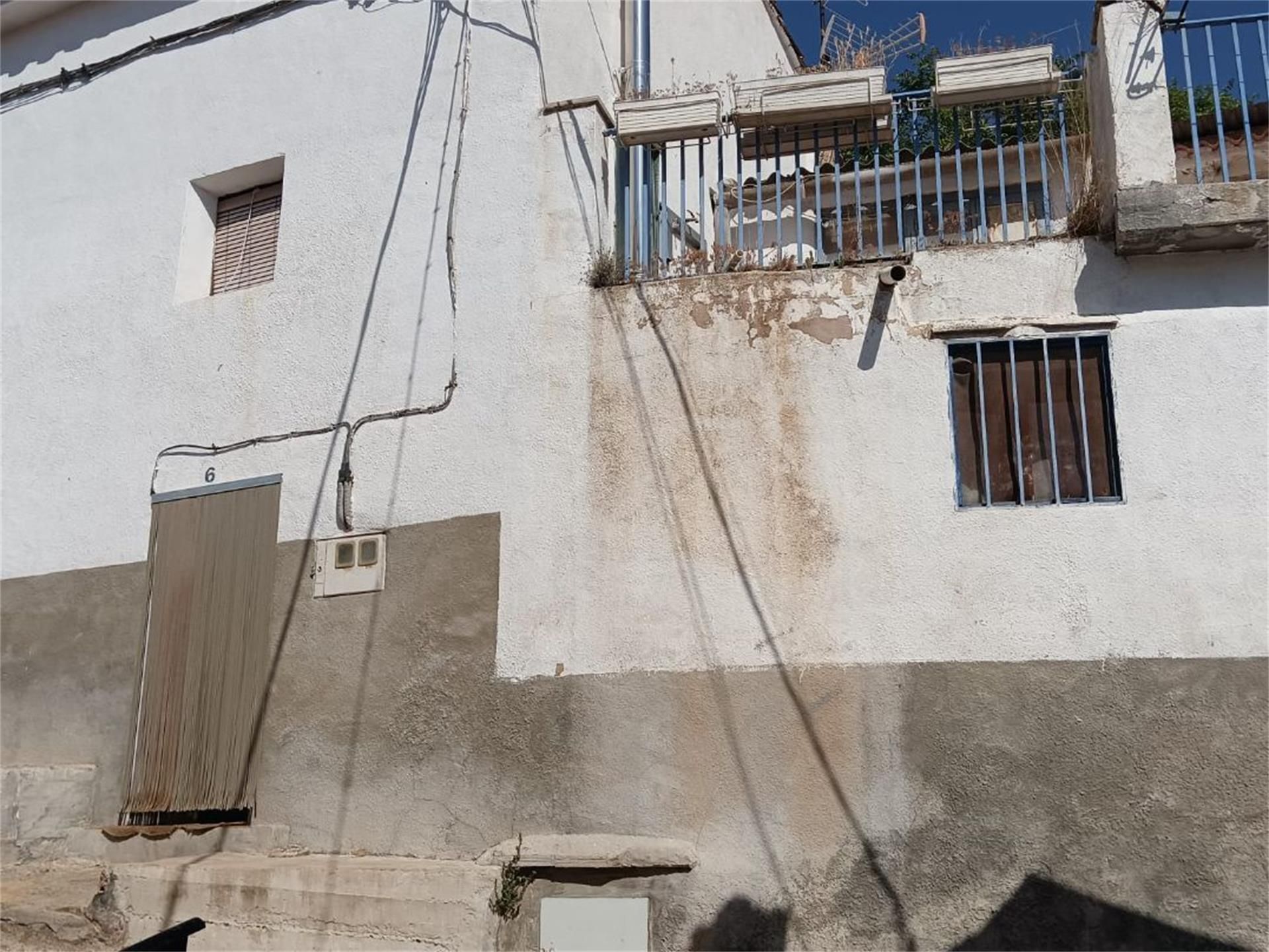 Vista exterior de Casa adosada en venda en Cervera del Río Alhama amb Terrassa