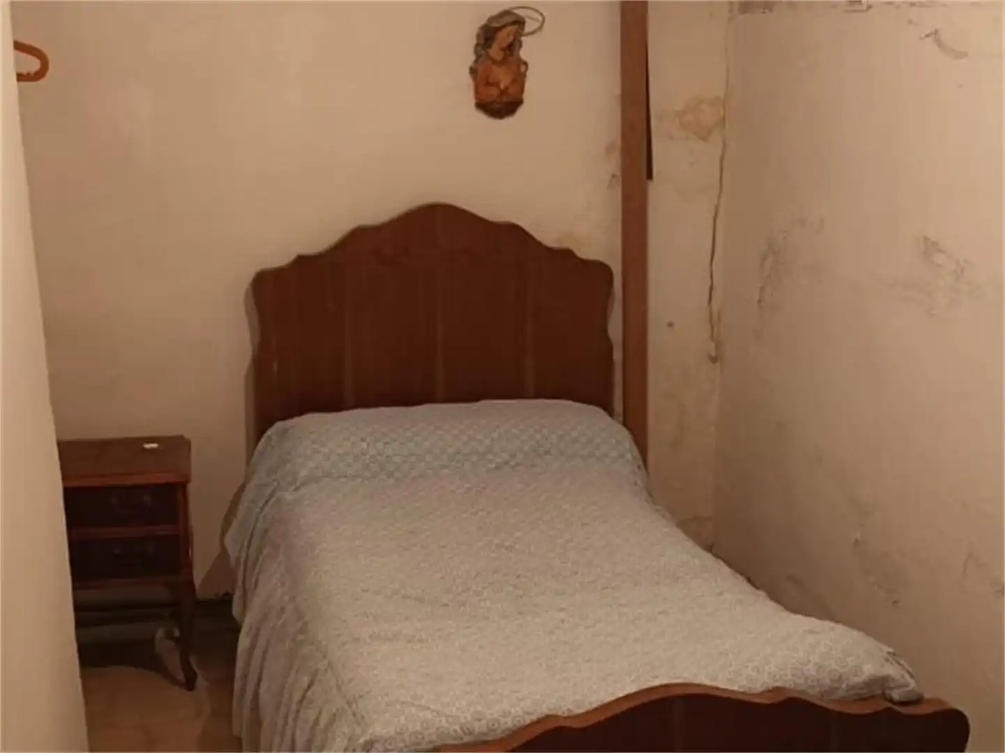 Schlafzimmer von Einfamilien-Reihenhaus zum Verkauf in Cervera del Río Alhama mit Terrasse