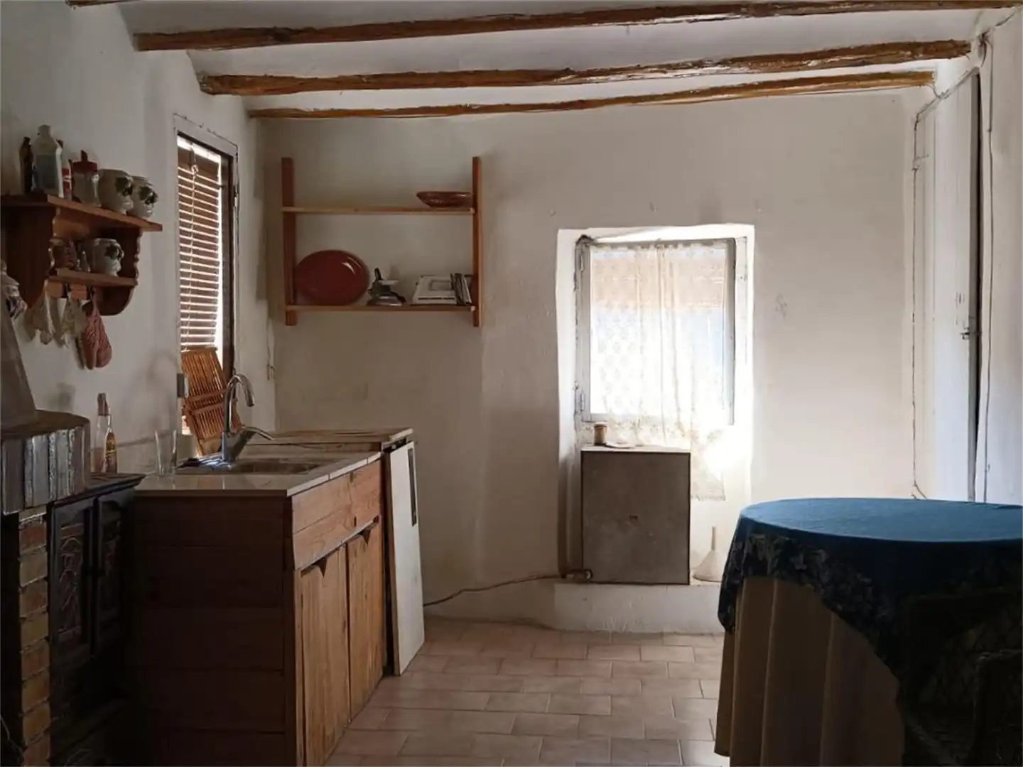 Küche von Einfamilien-Reihenhaus zum Verkauf in Cervera del Río Alhama mit Terrasse