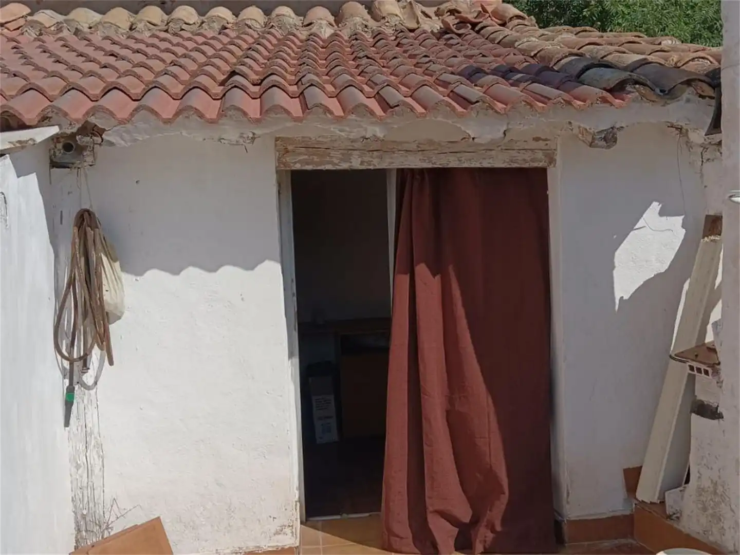 Außenansicht von Einfamilien-Reihenhaus zum Verkauf in Cervera del Río Alhama mit Terrasse
