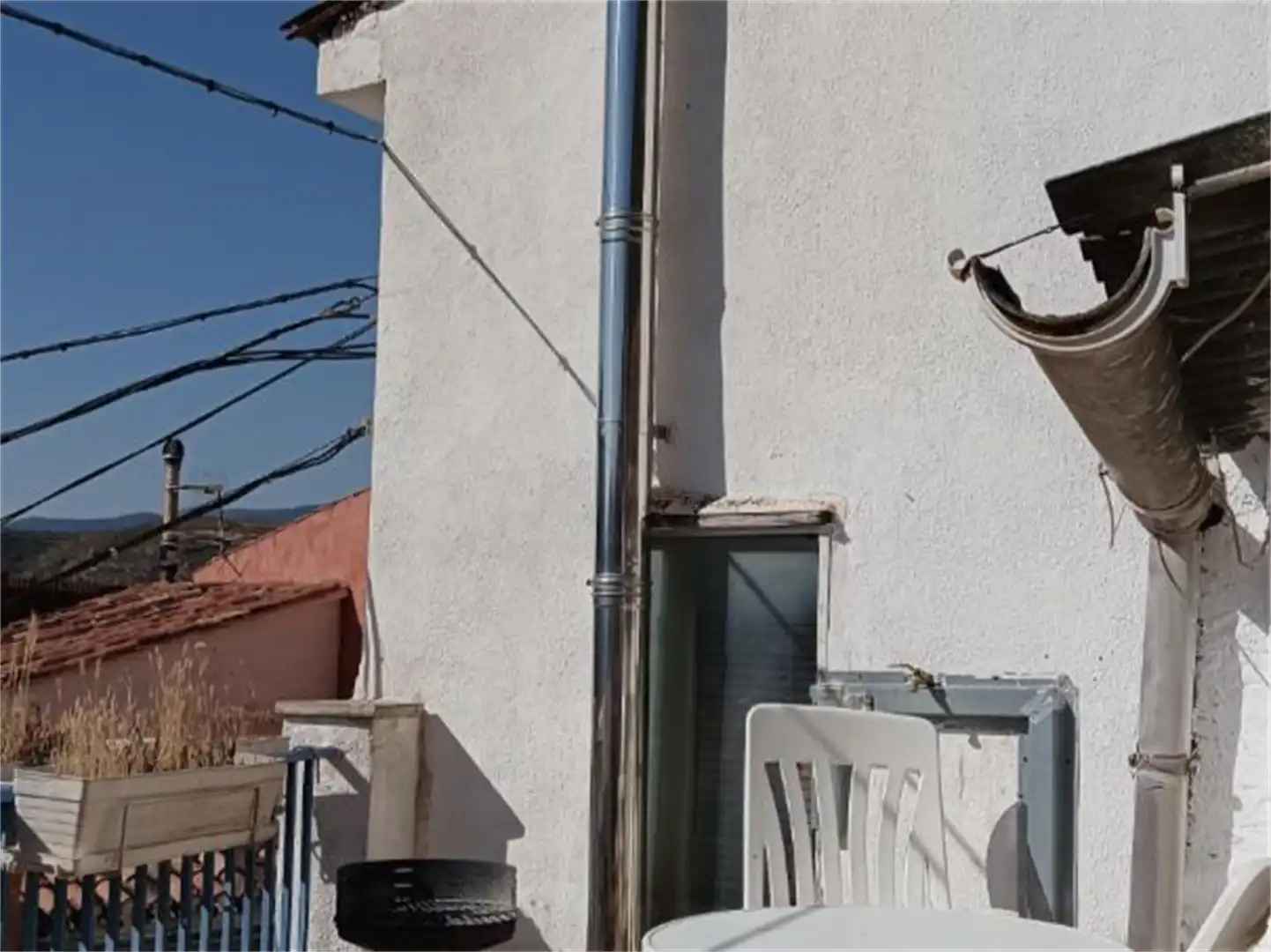 Außenansicht von Einfamilien-Reihenhaus zum Verkauf in Cervera del Río Alhama mit Terrasse