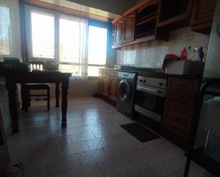 Kitchen of Flat for sale in Abanto y Ciérvana-Abanto Zierbena  with Heating, Furnished and Oven