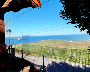 Vista exterior de Casa o xalet en venda en Suances amb Piscina