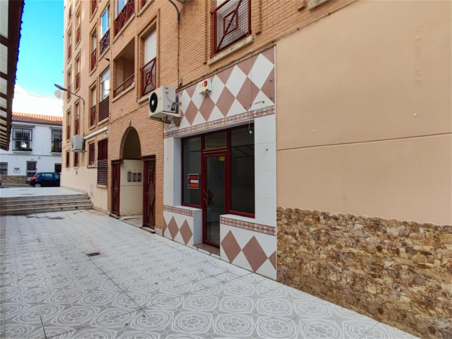 Exterior view of Premises to rent in Plasencia  with Air Conditioner