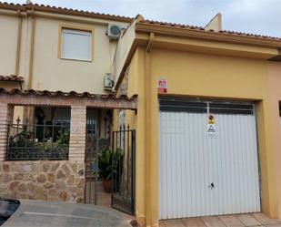 Exterior view of Single-family semi-detached for sale in Puente de Génave  with Air Conditioner, Terrace and Swimming Pool