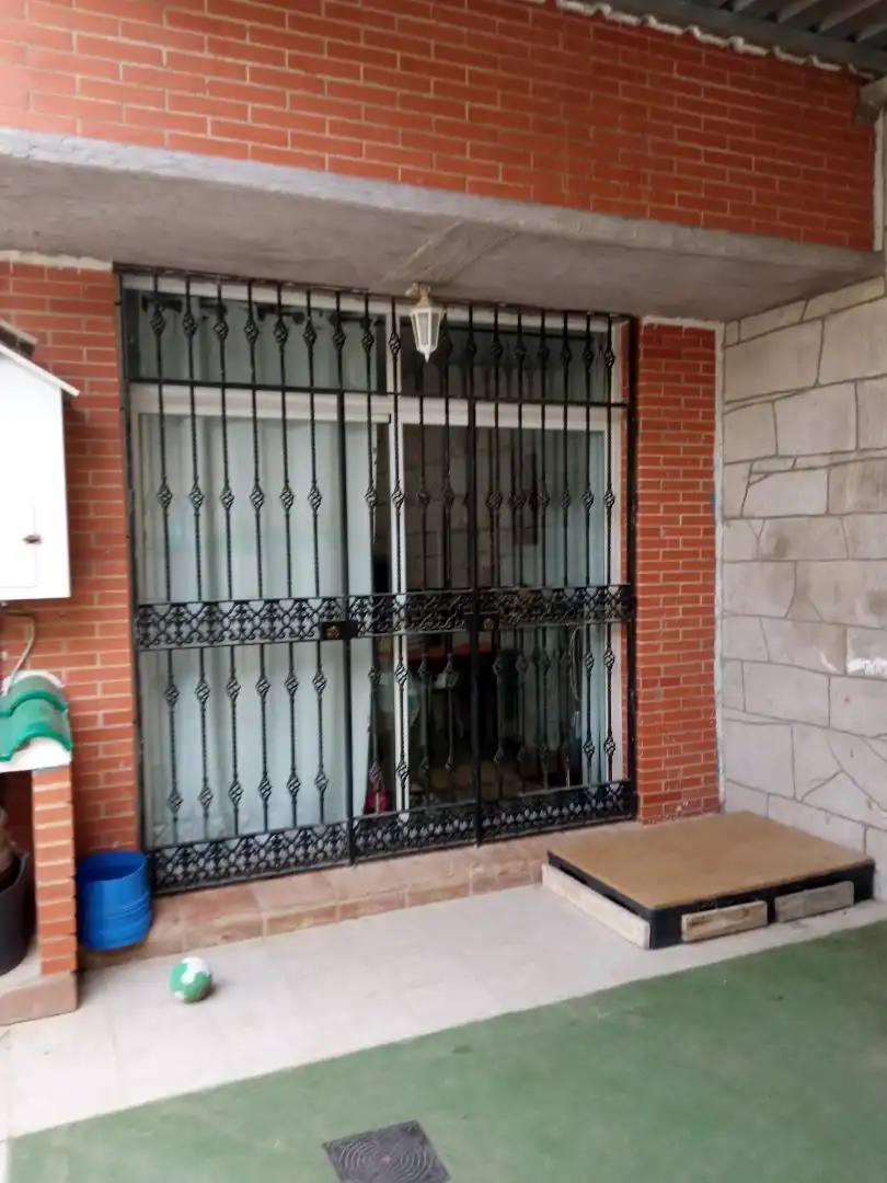 Casa adosada en venda en San Roque amb Aire condicionat, Calefacció i Terrassa