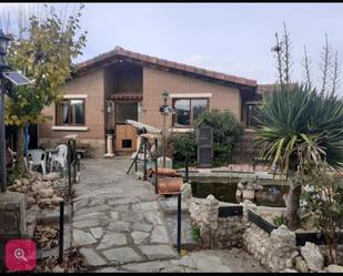 Vista exterior de Casa o xalet en venda en Golmayo amb Piscina