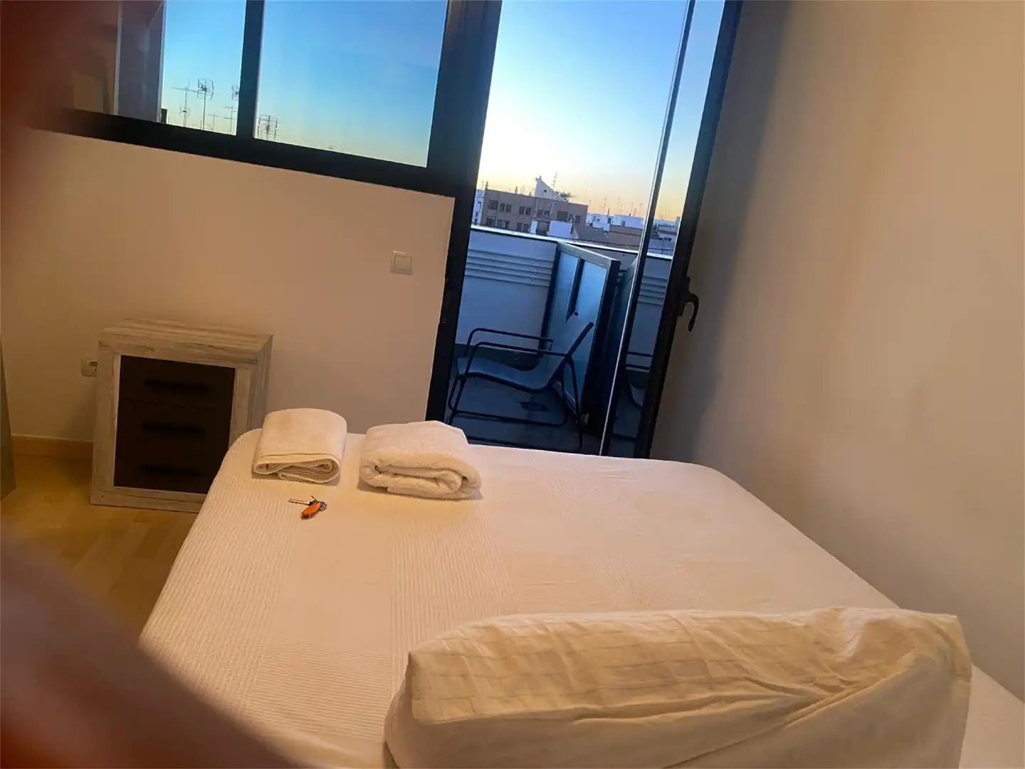 Habitación de Piso para compartir en Valencia con Amueblado, Horno y Lavadora