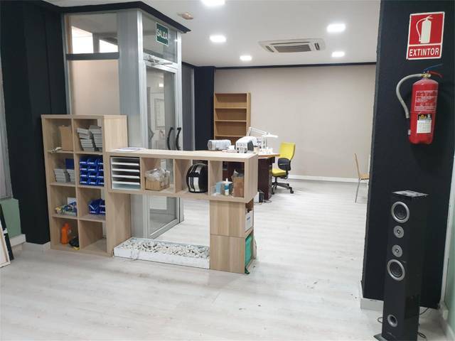 Local comercial en Alquiler en Avenida Tenor Fleta en Barrio de San José