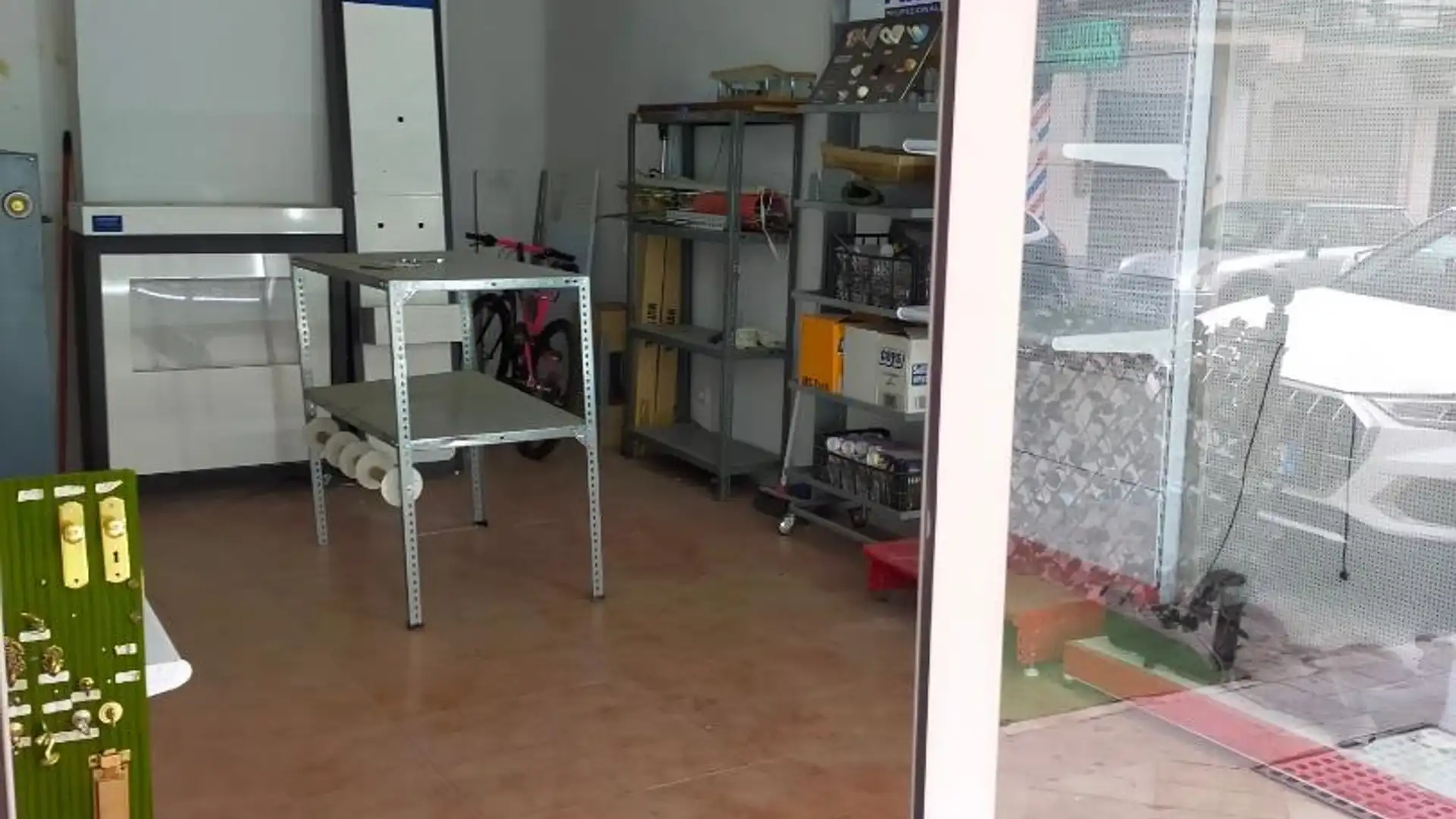 Local en venta en  Granada Capital