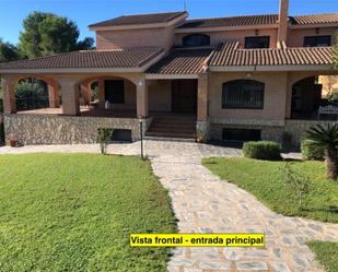 Vista exterior de Casa o xalet en venda en Riba-roja de Túria amb Aire condicionat, Terrassa i Piscina