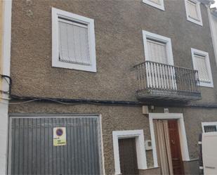 Vista exterior de Casa adosada en venda en Fuensanta de Martos amb Terrassa, Traster i Moblat