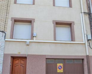 Vista exterior de Casa adosada en venda en Alfaro amb Terrassa