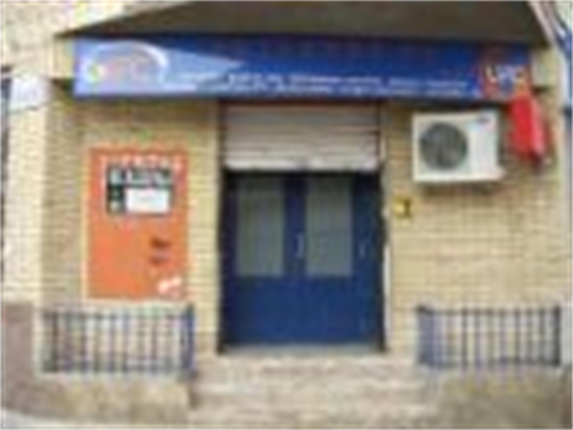 Exterior view of Premises to rent in Fuentes de Ebro  with Air Conditioner and Parquet flooring