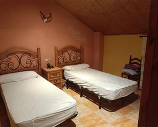 Schlafzimmer von Einfamilien-Reihenhaus miete in Santiago-Pontones