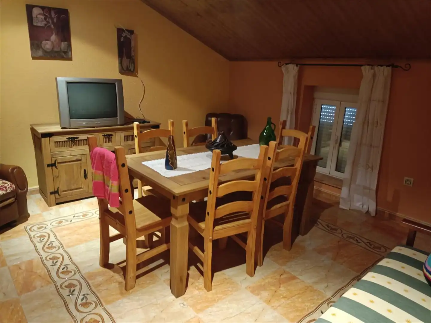 Comedor de Casa adosada de alquiler en Santiago-Pontones con Jardín privado y Amueblado