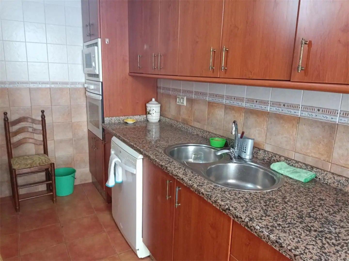 Cocina de Casa adosada de alquiler en Santiago-Pontones con Jardín privado y Amueblado