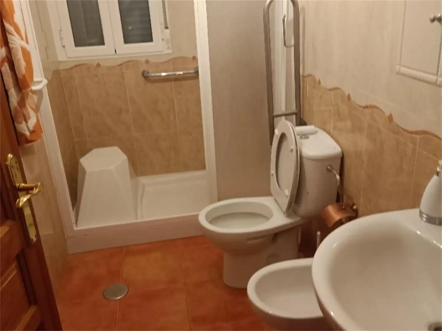 Baño de Casa adosada de alquiler en Santiago-Pontones con Jardín privado y Amueblado