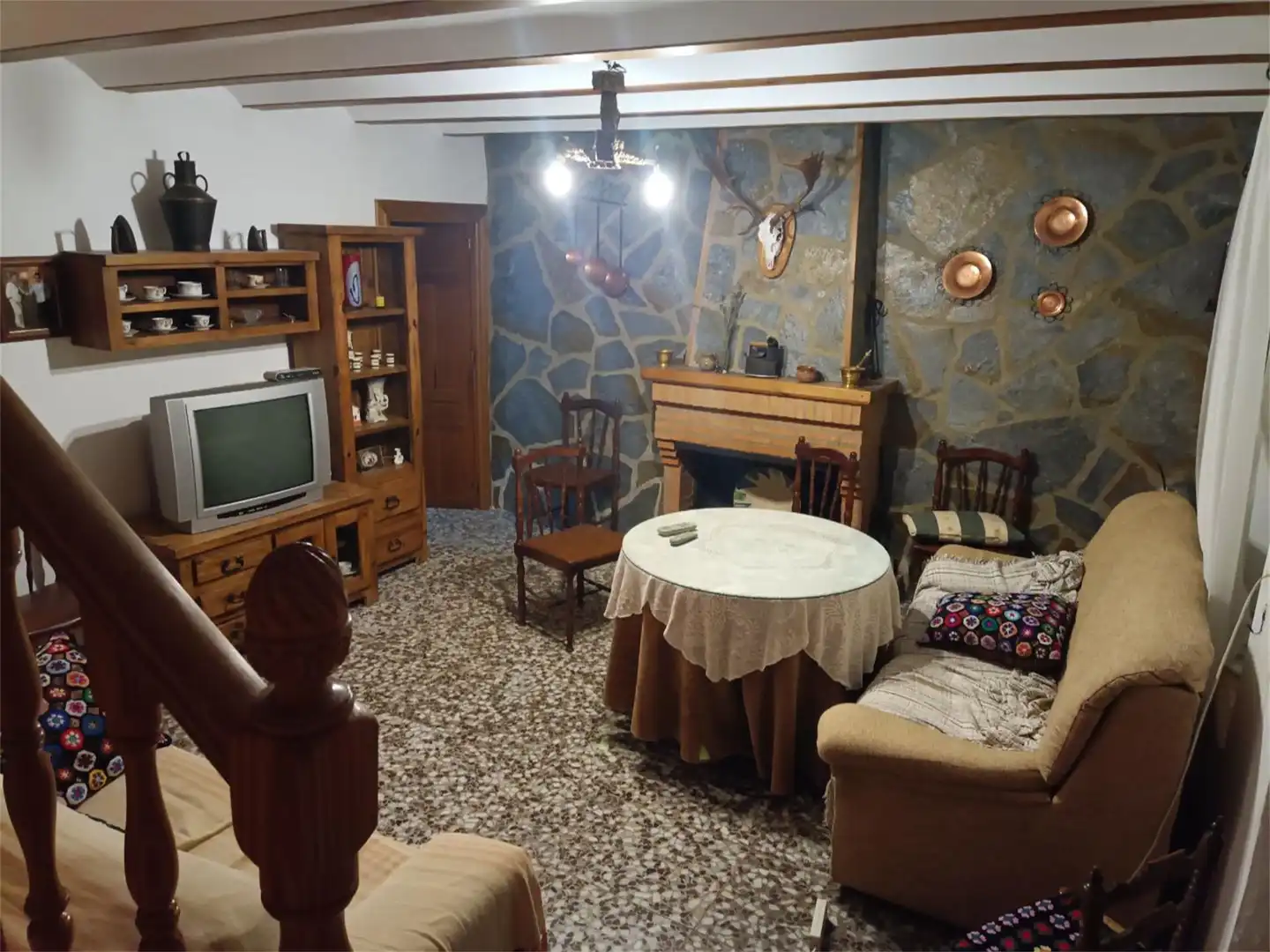 Sala de estar de Casa adosada de alquiler en Santiago-Pontones con Jardín privado y Amueblado