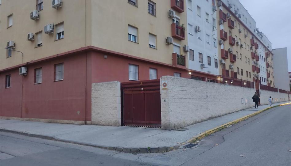Foto 1 de Garaje en venta en Calle Zenobia Camprubí, Camas, Sevilla