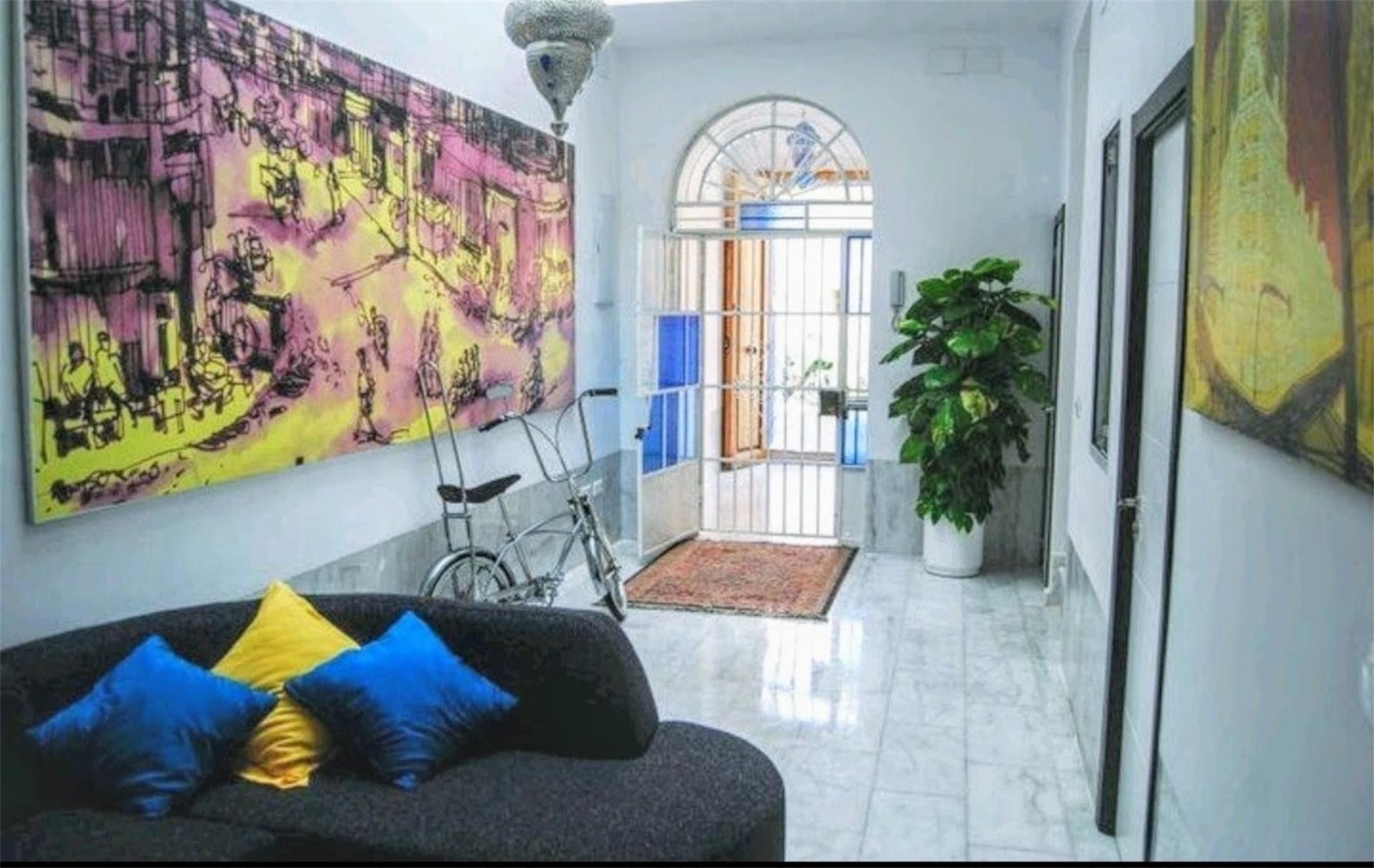 Single-family semi-detached to rent in  Sevilla Capital  with Air Conditioner, Heating and Terrace